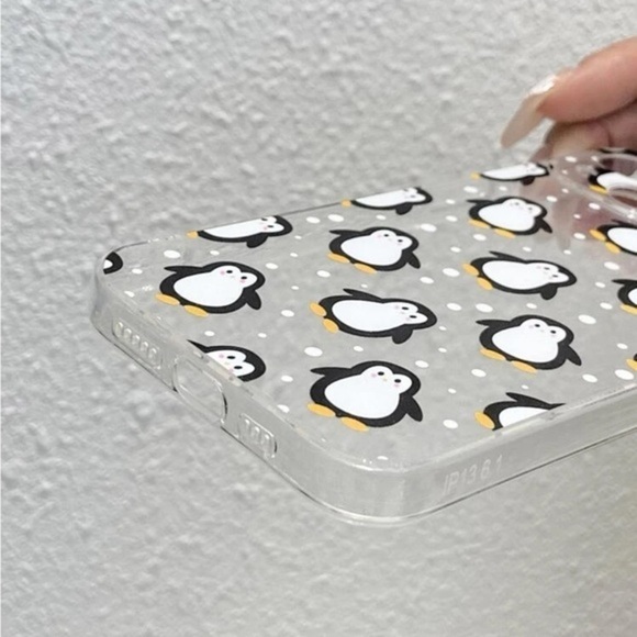 ⚠️Clearance🐧iPhone 12/Pro/Pro Max Penguin Phone Case - Picture 3 of 3